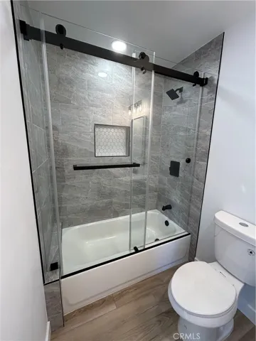 Back House full Bath