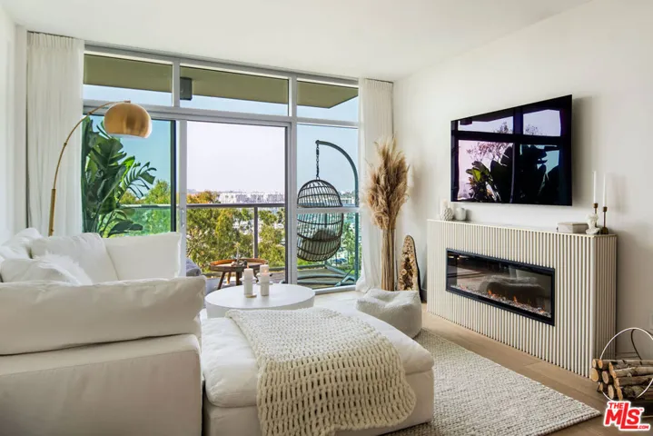 13700 Marina Pointe Drive 704, Marina Del Rey, California 90292