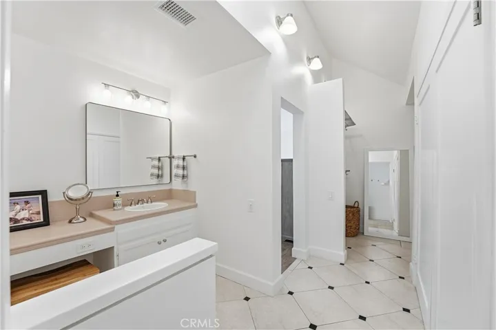106 Avenida Mesita 22, San Clemente, California 92673