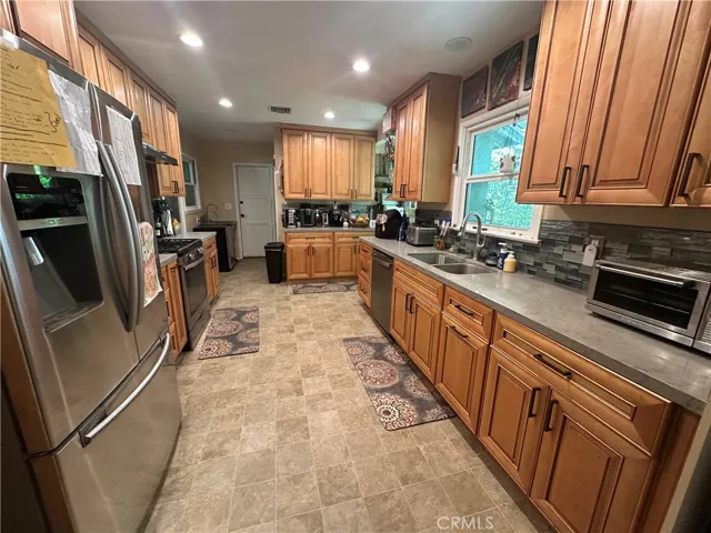 7300 Etiwanda, Reseda, California 91335