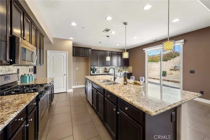 15996 Cascade, Fontana, California 92336