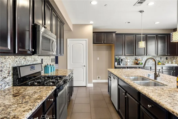 15996 Cascade, Fontana, California 92336