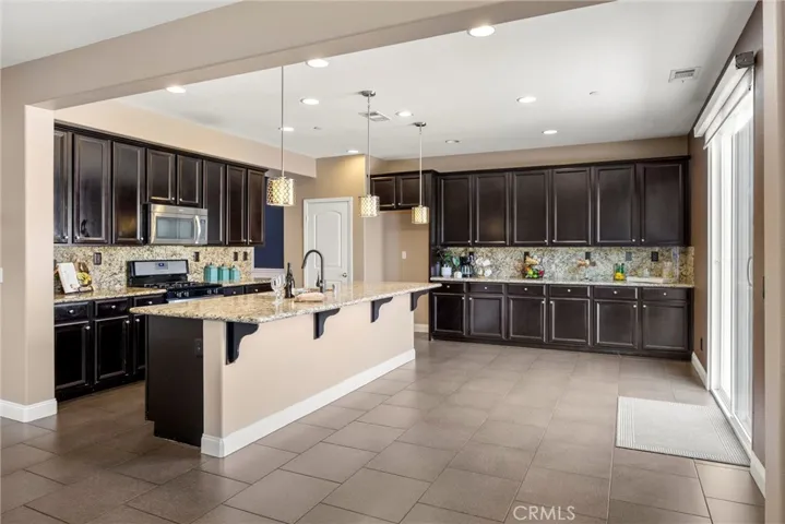 15996 Cascade, Fontana, California 92336
