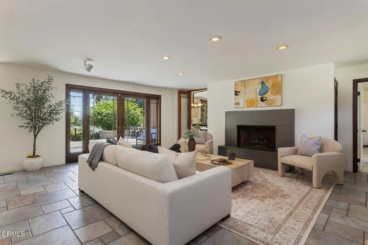 2136SunnybankDr-14