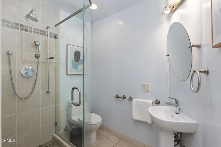2136SunnybankDr-105