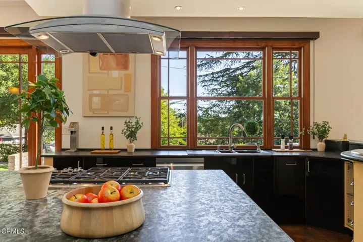 2136SunnybankDr-67