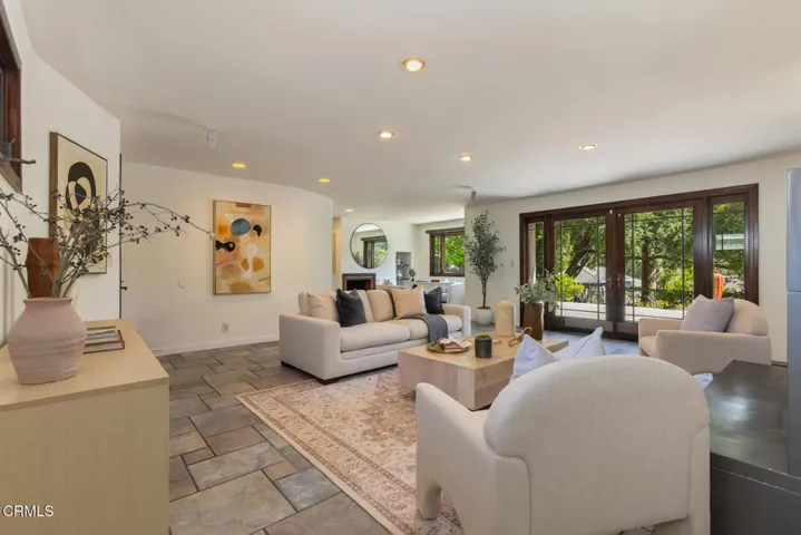 2136SunnybankDr-24