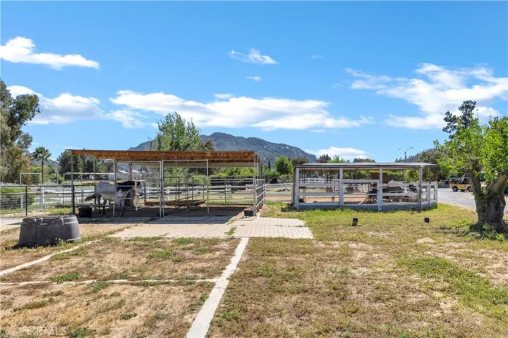 2 additional outdoor corals and chicken coop