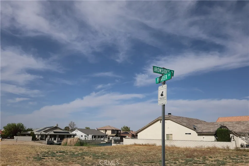 14354 Ironsides, Helendale, California 92342 — photo 4