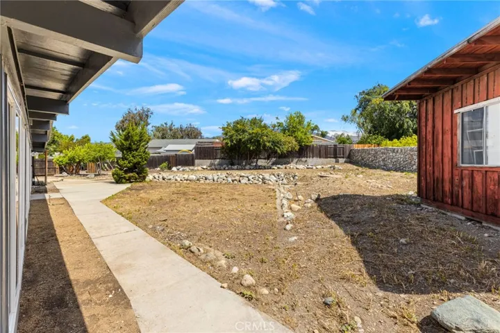 1690 N Mills, Claremont, California 91711