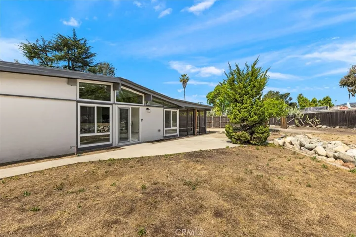 1690 N Mills, Claremont, California 91711