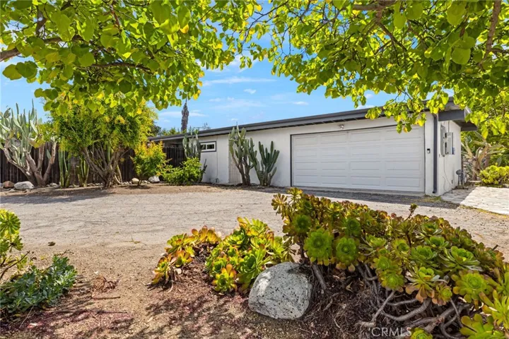1690 N Mills, Claremont, California 91711