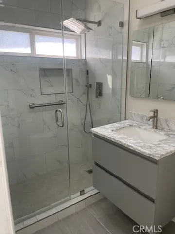 Master bedroom w/ bath