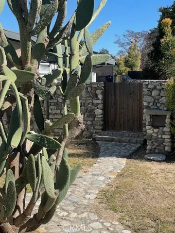 1690 N Mills, Claremont, California 91711