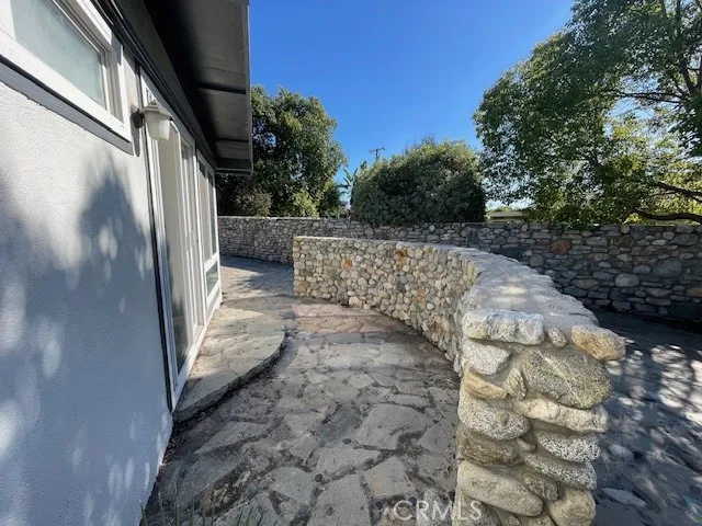 1690 N Mills, Claremont, California 91711