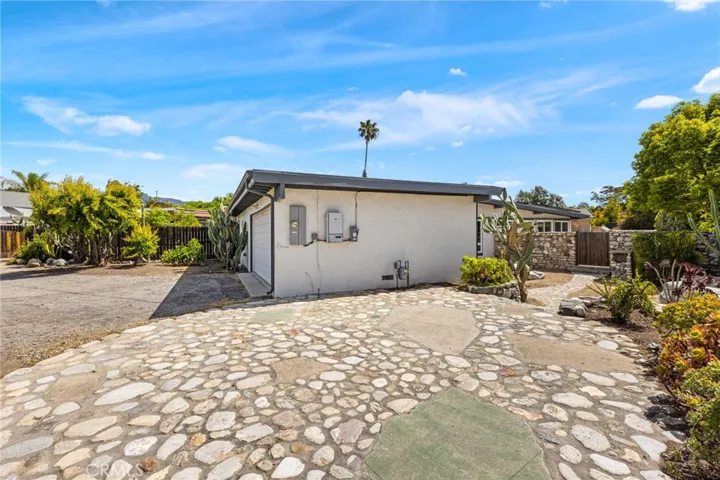 1690 N Mills, Claremont, California 91711