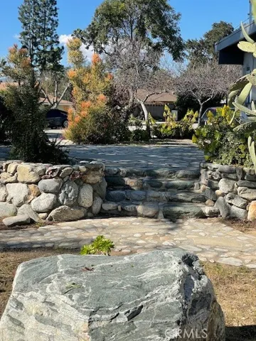 1690 N Mills, Claremont, California 91711