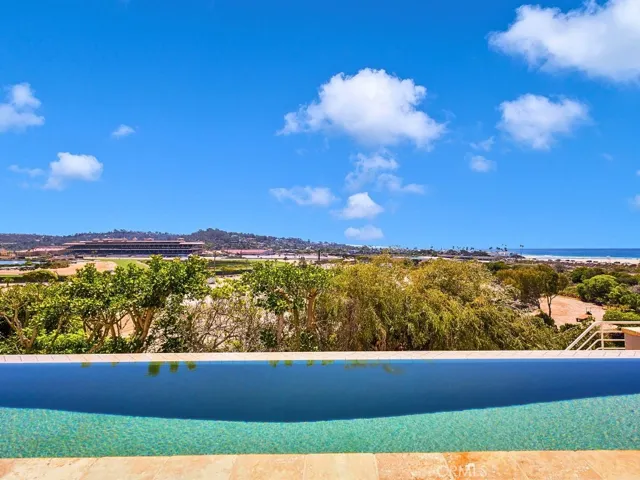 Moments from Dog Beach, the lagoon trails, and Del Mar Village.