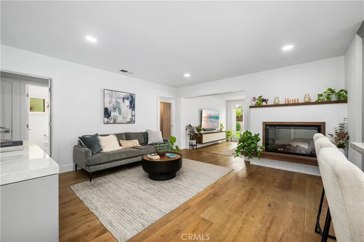 3945 Gondar Avenue, Long Beach, California 90808