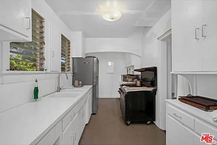 2138 Holmby Avenue, Los Angeles, California 90025