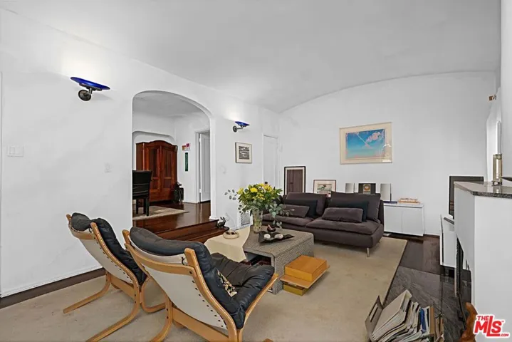 2138 Holmby Avenue, Los Angeles, California 90025