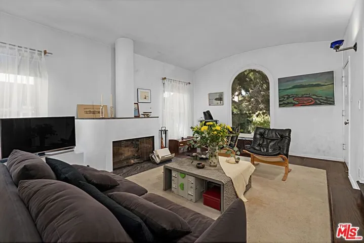 2138 Holmby Avenue, Los Angeles, California 90025