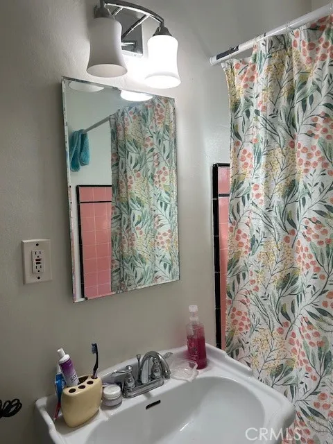 2 bed bath