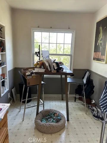 1 bed kitchen eating area