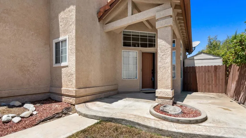 39701 Kilkare Circle, Murrieta, California 92562