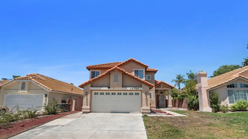 39701 Kilkare Circle, Murrieta, California 92562