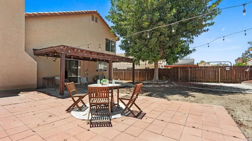 39701 Kilkare Circle, Murrieta, California 92562