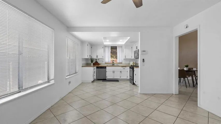39701 Kilkare Circle, Murrieta, California 92562