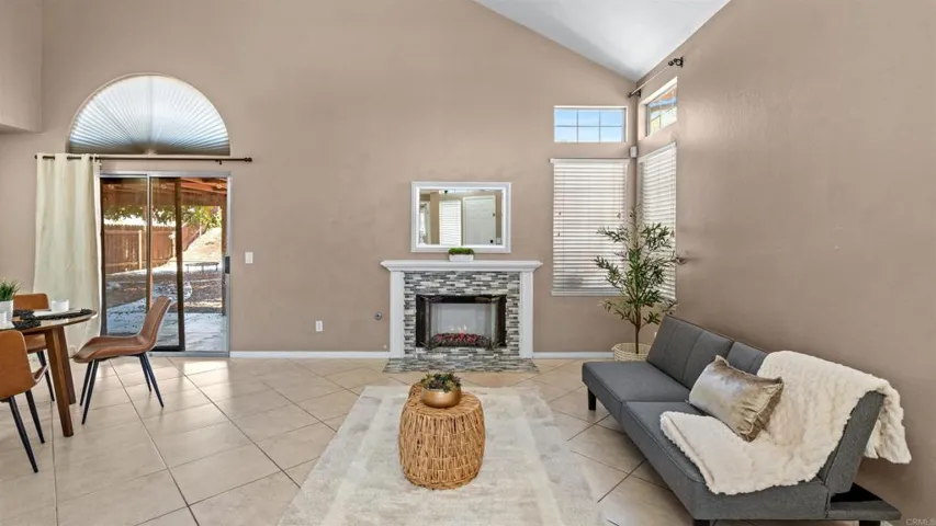 39701 Kilkare Circle, Murrieta, California 92562