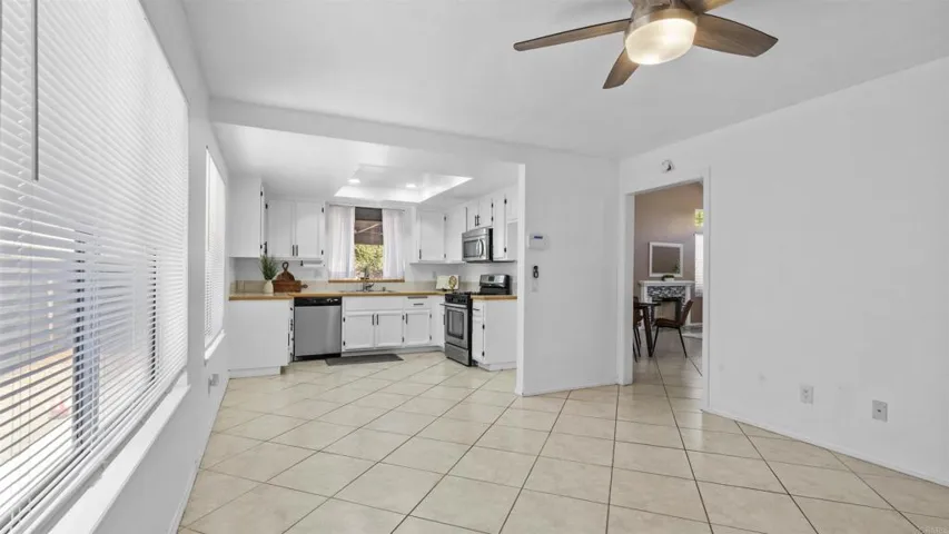 39701 Kilkare Circle, Murrieta, California 92562