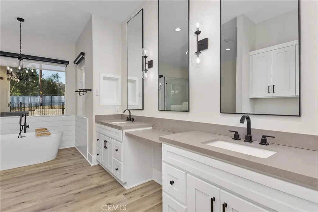 Primary suite -ensuite bath