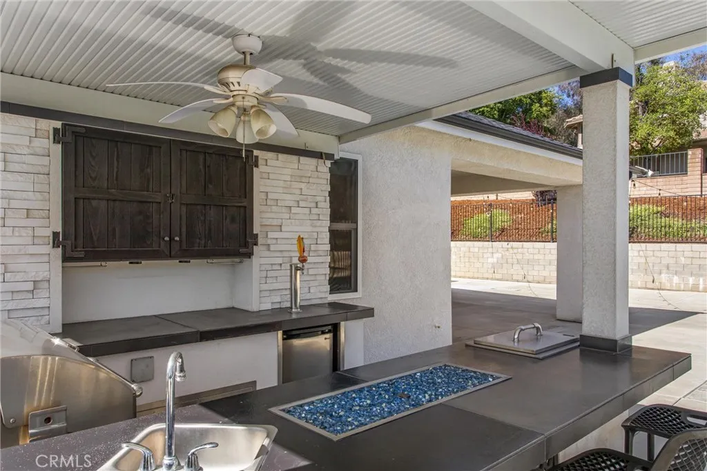 Outdoor kitchen