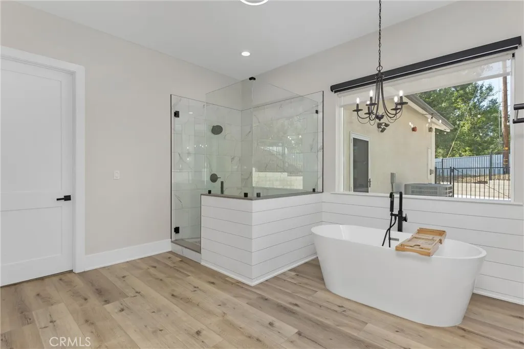 Primary suite -ensuite bath