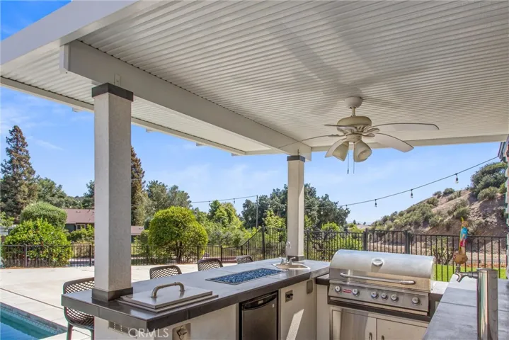 Outdoor kitchen