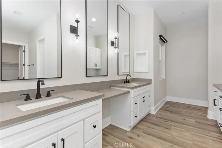 Primary suite -ensuite bath