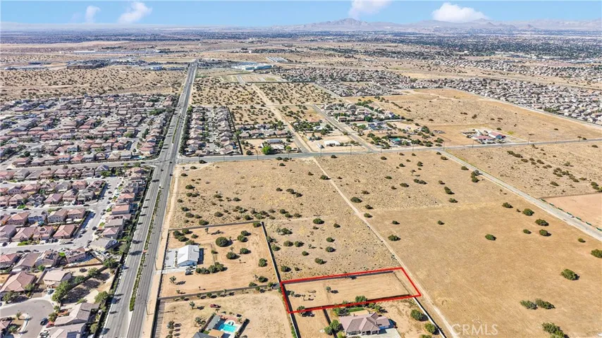 *Dimensions/red outlines are approximate; reliable but not guaranteed. Buyer to verify all information with proper municipal offices directly.
