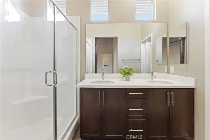 Master bathroom! lots of windows and high ceilings!
