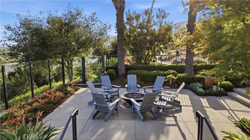Walk to this fire pit with views!