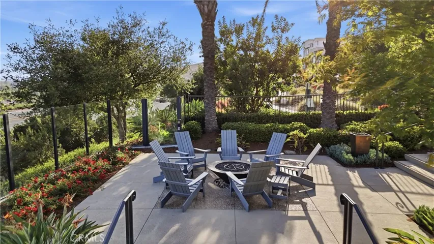 Walk to this fire pit with views!