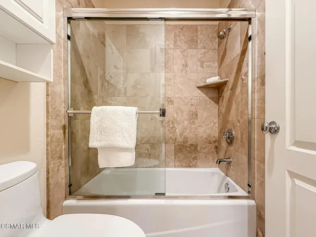 hHall Bath4