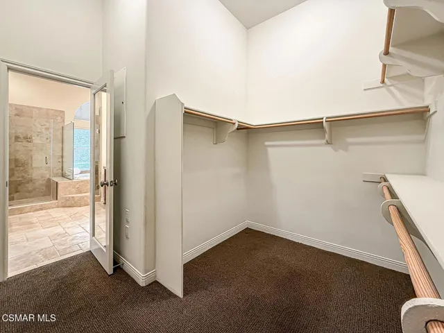iPrimary Bedroom Suite10
