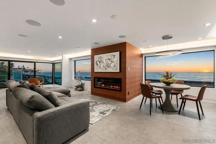 Remove scaffolding from photos