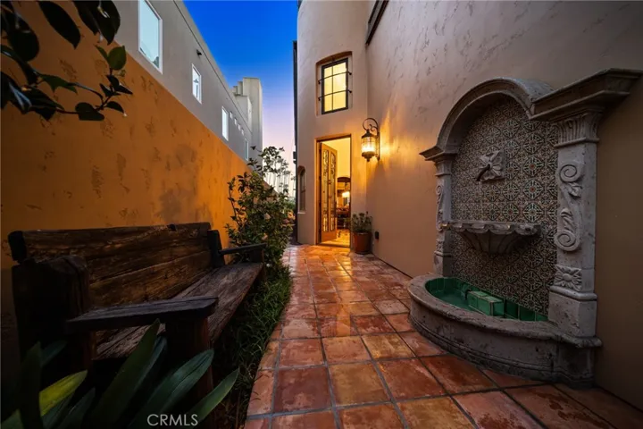 Private Entry Patio