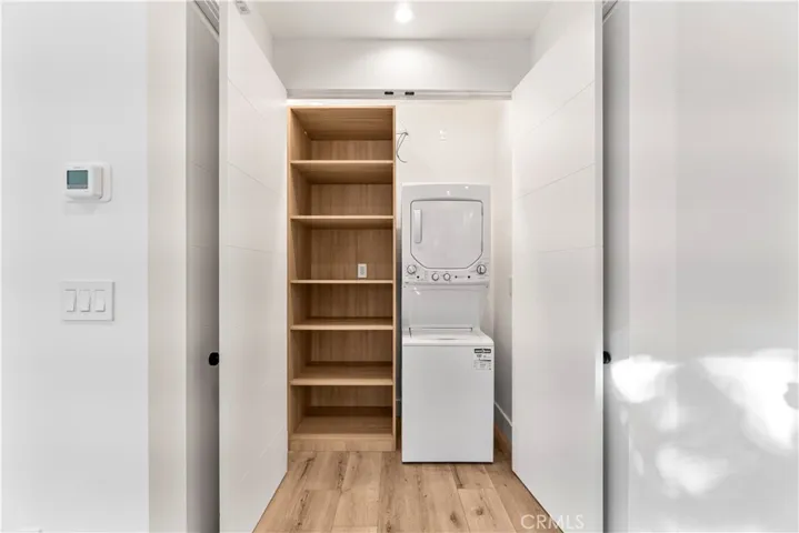 Linen Closet/Laundry