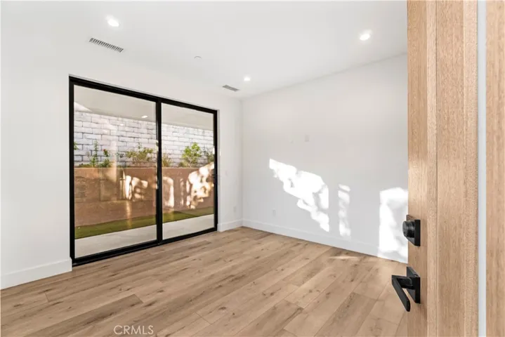 Entry to Living/Family Room