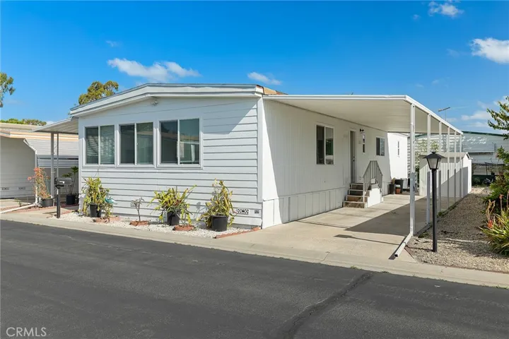 10200 Bolsa 34, Westminster, California 92683